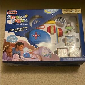 Story Dream Machine - Blue and Red